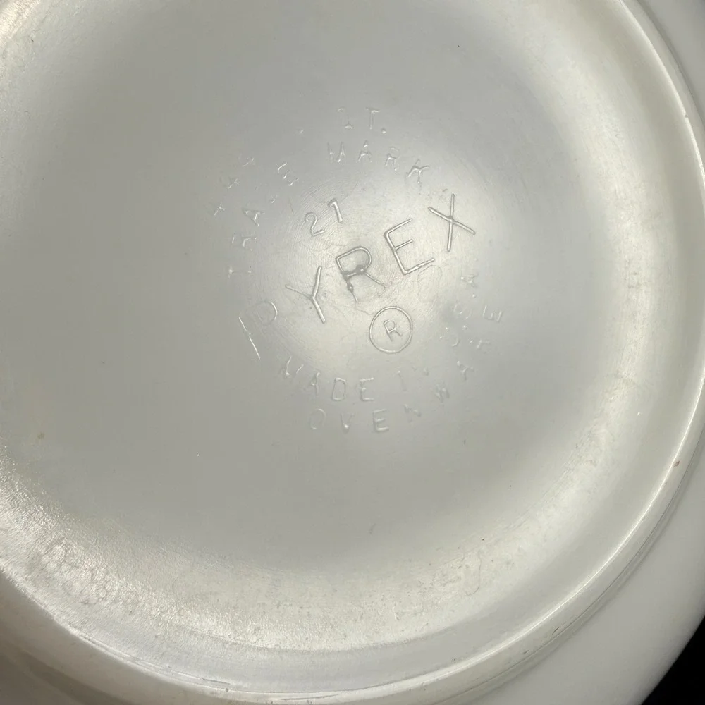 Pyrex‎ Town & Country 444 Cinderella Mixing Bowl White Gold Brown 4 Qt